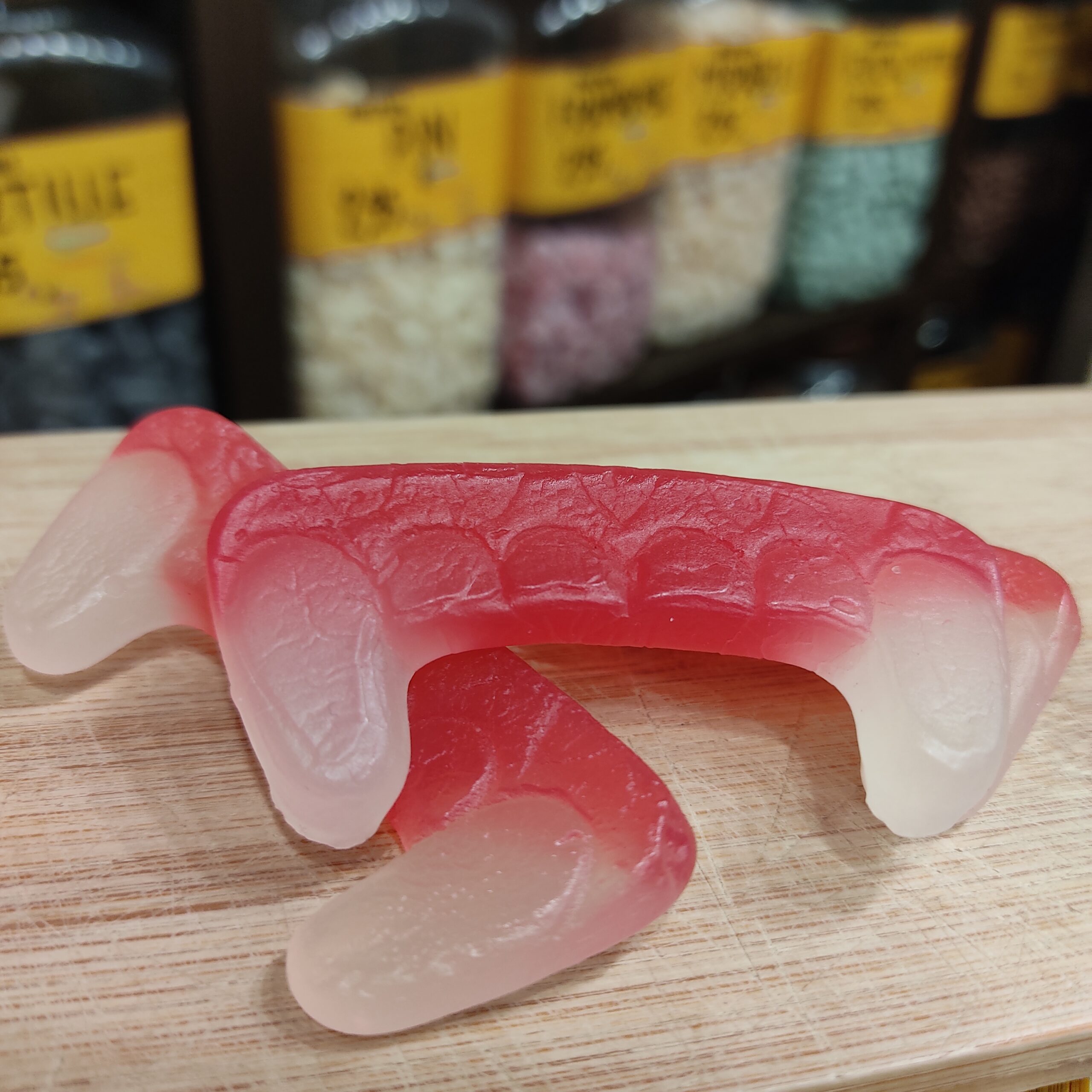 Dents de vampire parfum fraise